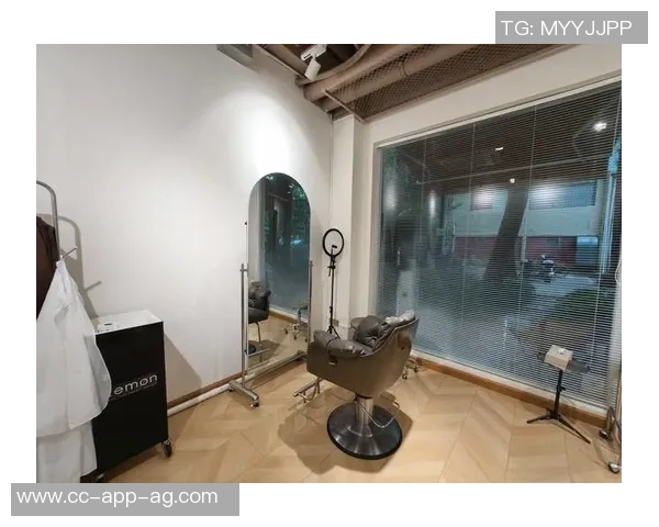 专属发型师分享为费尔明加维巴德吉亚马尔理发的独特体验与感受