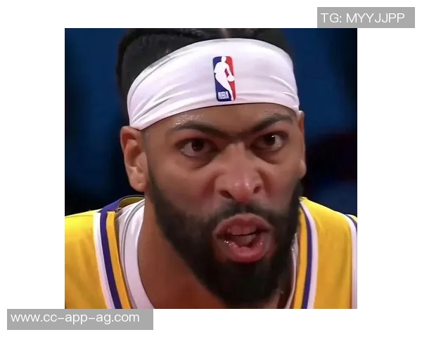 浓眉用表情包回应热议引发网友热讨论究竟什么意思