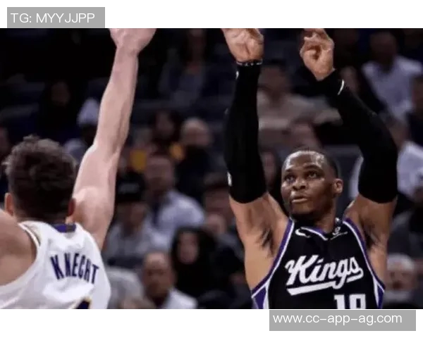 雷霆对阵勇士多特因上斜方肌拉伤将缺席比赛已连续缺阵三场